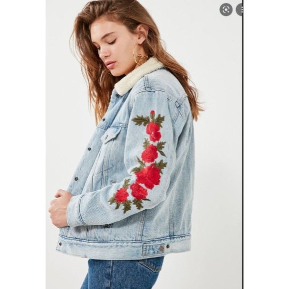 Levi's Jackets & Blazers - Women's Blue Ex-boyfriend Floral-embroidered Denim Sherpa Trucker Jack…
